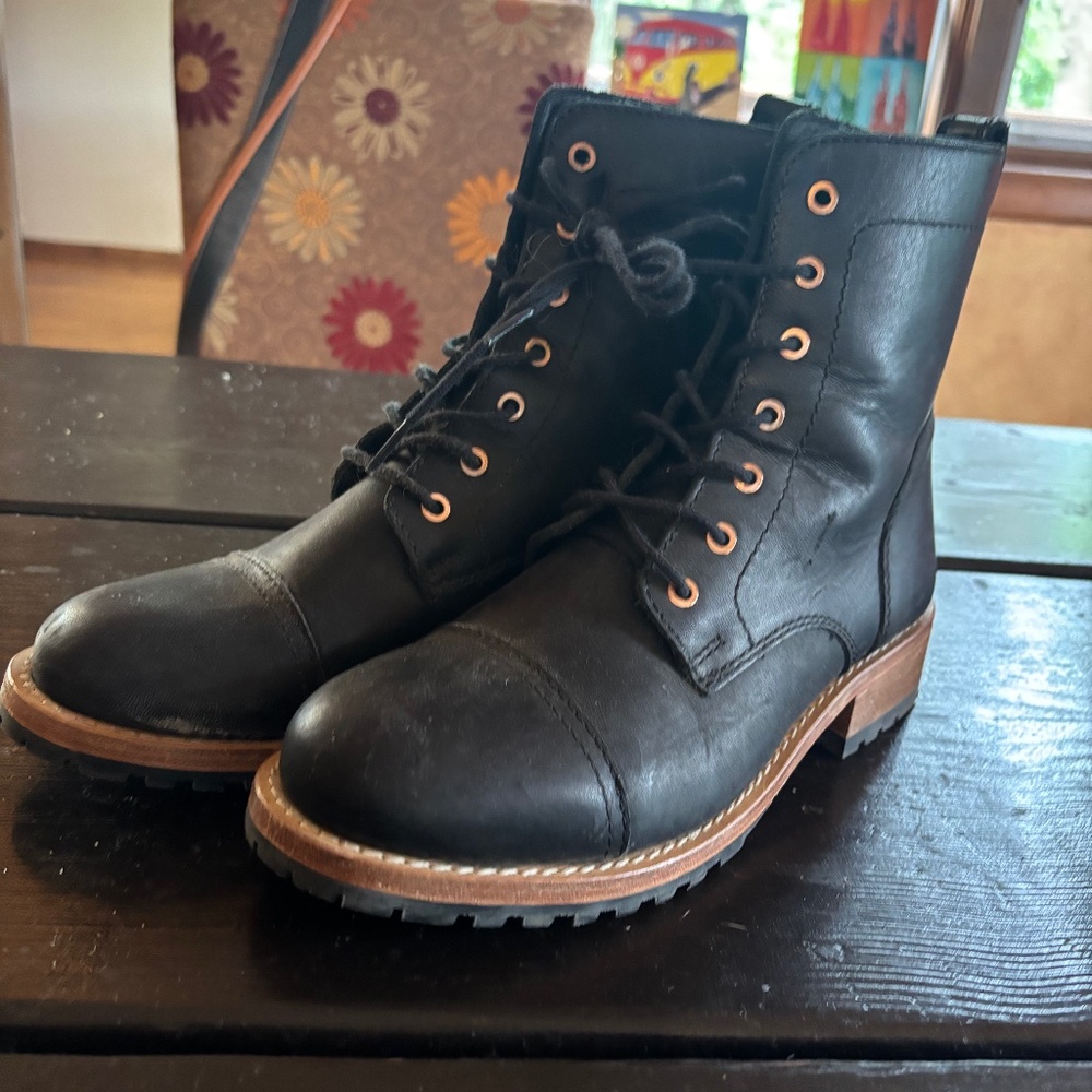 Classy classic Patina leather boots, practically unworn condition